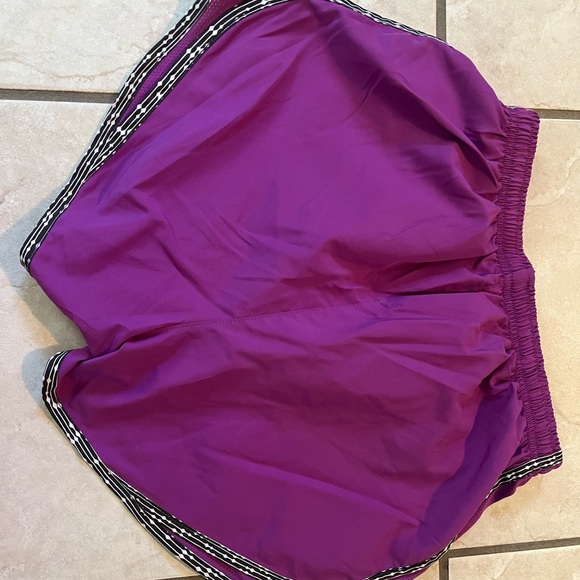 Nike womens dri fit running shorts size XS - Picture 2 of 3